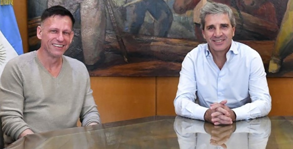Las IA contra las historias emancipadoras - Caras y Caretas